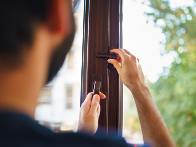 Fenêtre en PVC de couleur bois : un bon choix dans certains cas